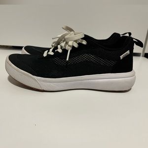 Vans ultrarange black and white sneaker, size 7 womens